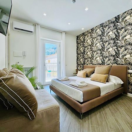 Yourhome - Santa Lucia Rooms Sorrento Exteriör bild